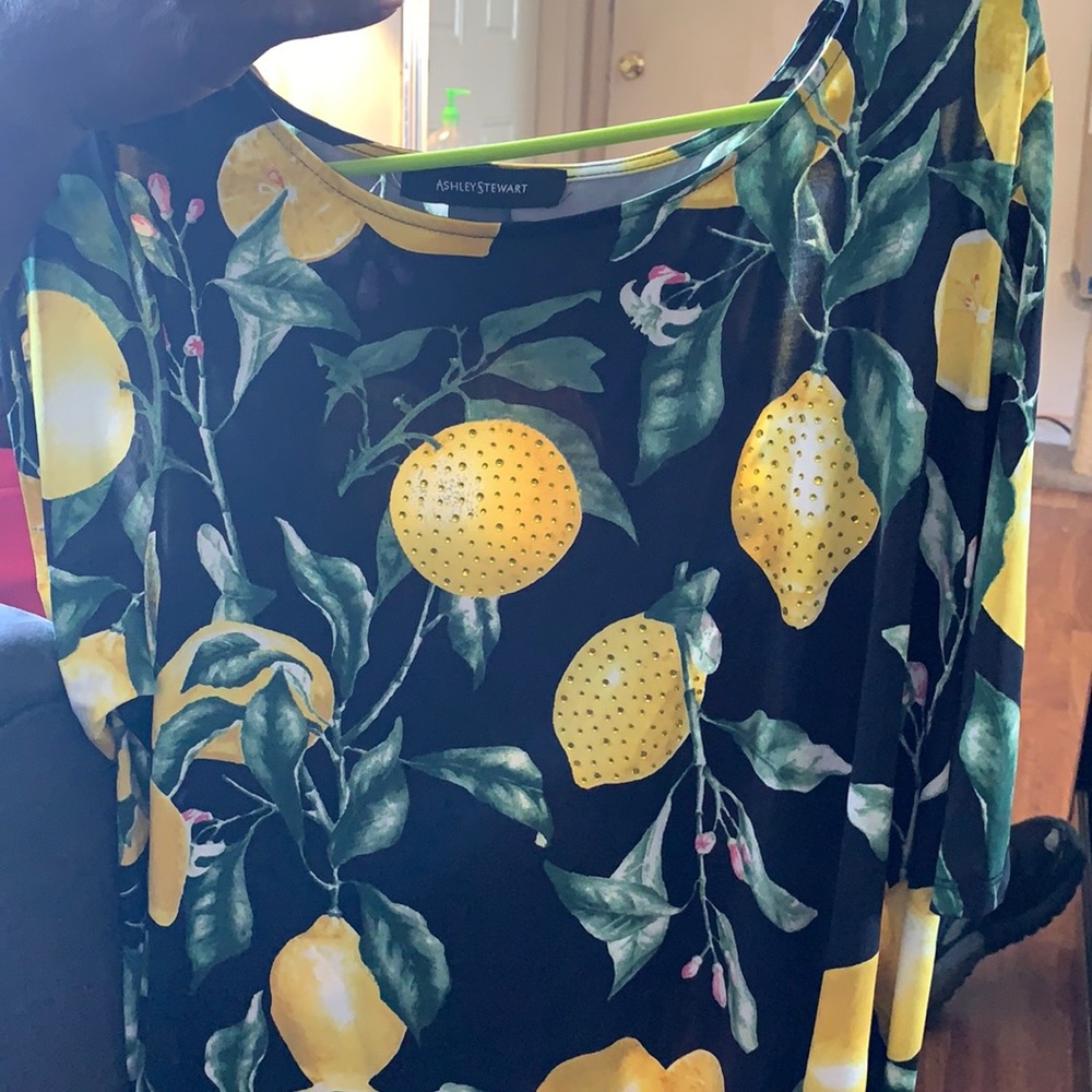 18/20 polyester top